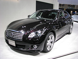 Photo - NISSAN FUGA 370GT FrontLeft-view